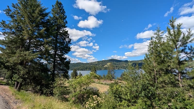 RV Camping on Lake Coeur d'Alene: A Guide to Parks and Sites Near the Water